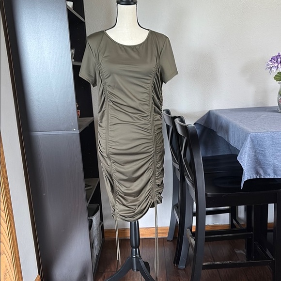 Women’s Size XL Army Green BodyCon Adjustable Length Dress - Picture 1 of 6